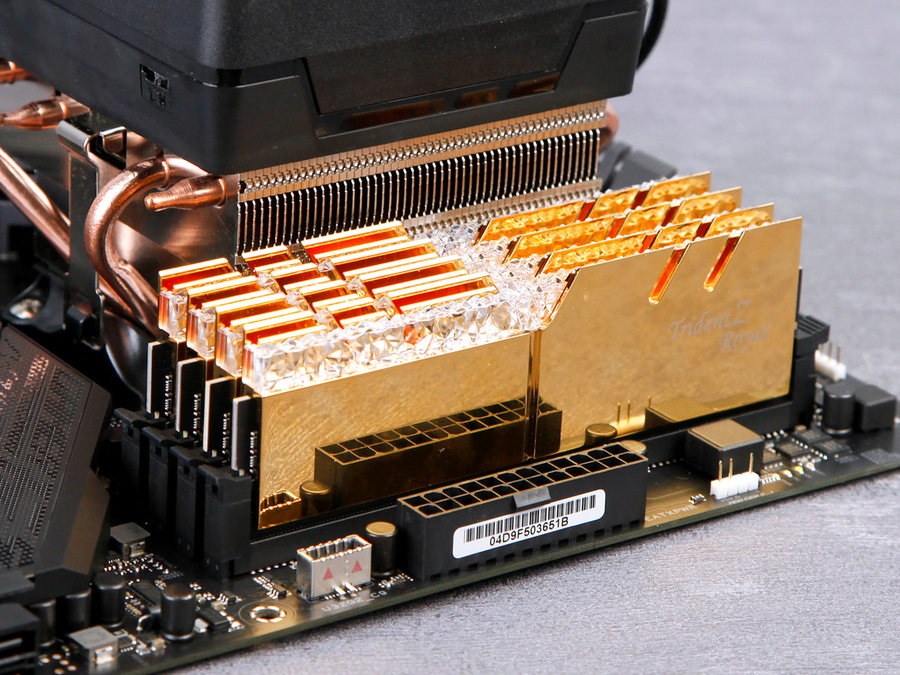 华硕DDR4内存条：高性能、稳定运行、极高耐用性的电脑配件  第3张