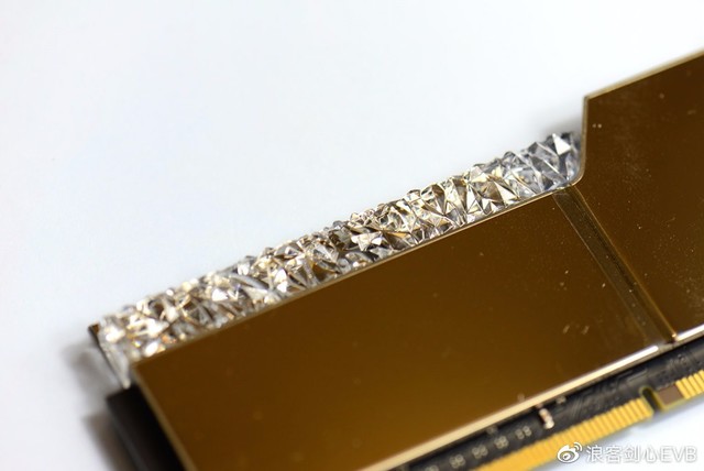 皇家戟 DDR4：科技庆典中的璀璨明珠，初露锋芒震撼全球  第5张