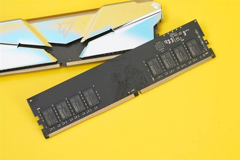 ddr3l  ddr4 DDR3L 与 DDR4：内存界的武林豪杰，谁是真正的王者？ 第6张