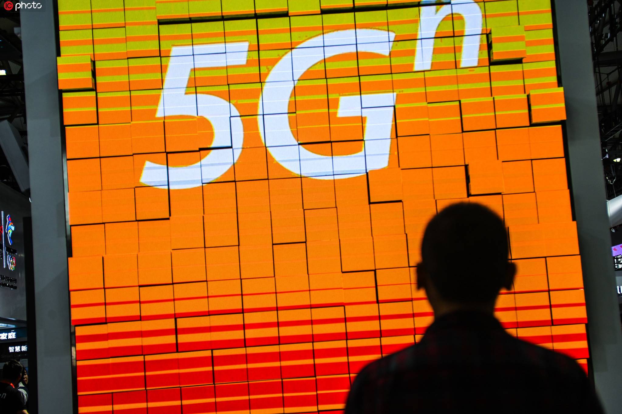 物联网与 5G 技术结合，华为 5G 手机引领未来科技潮流