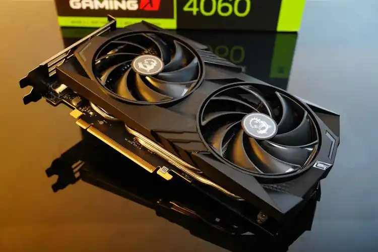 RTX 5090震撼来袭：比RTX 4090大22%的巨无霸GPU，双插槽双风扇设计引爆科技圈  第2张