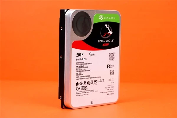 ssd硬盘与传统 SSD vs HDD：速度、耐用、噪音，你选哪个？  第1张