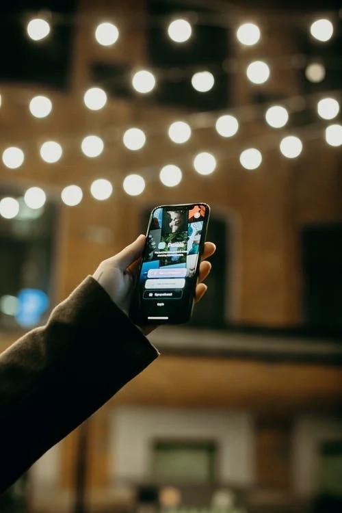 oppo手机5g系列 揭秘OPPO 5G手机三大神技！超级闪充秒回血，系统优化提速，摄影功能大揭秘  第2张