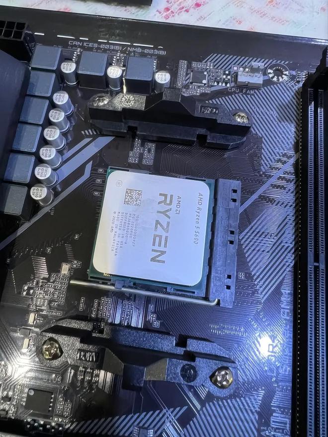 gt730k 显卡：显卡界的小黄鸭，性价比之选，身世之谜揭晓  第5张