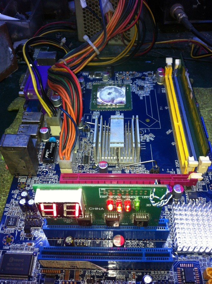 DDR3 内存条与 G41 主板：经典硬件的辉煌与落幕