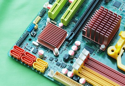 内存条ddr1.ddr2.ddr3的区别 老王带你回顾内存条的发展历程：从 DDR1 到 DDR3  第1张