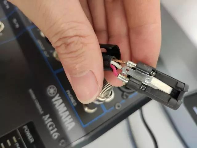 从Micro USB到USB Type-C，JBL音箱与电脑连接全攻略  第4张