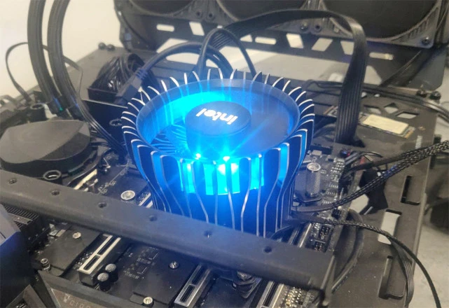 电竞玩家福利！酷睿i7+RTX2080 Ti，超强游戏配置大揭秘  第3张