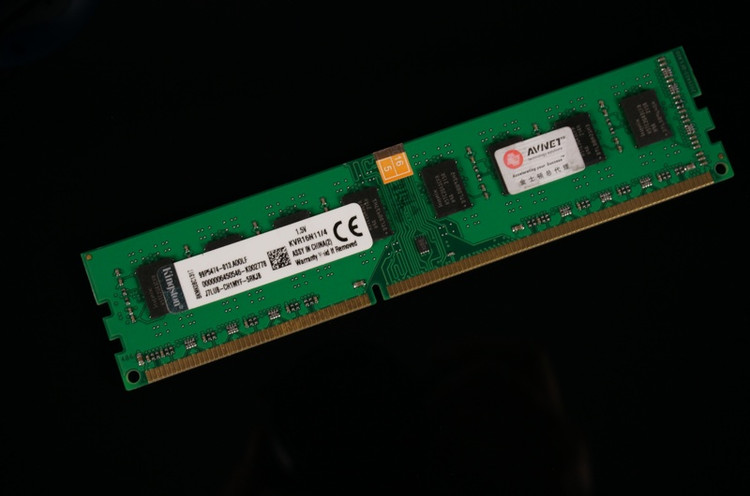 全球首发8GB DDR4内存条，性能猛如虎，速度超乎想象  第2张