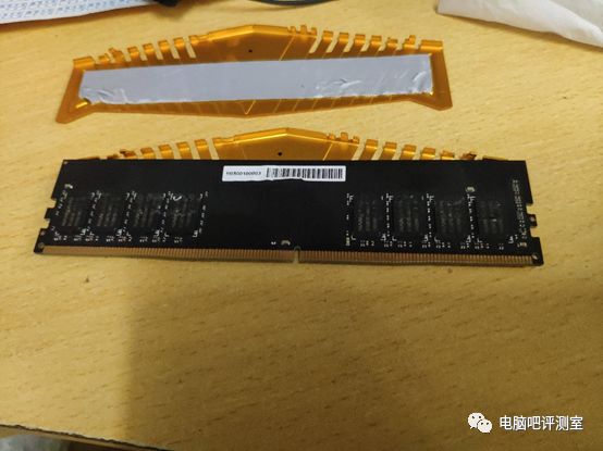 宇瞻黑豹DDR4-2400 16GB内存条，高频大容量，流畅运算体验  第1张