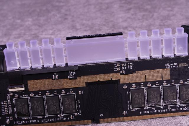 海盗船DDR4 8GB2666内存条：稳定速度可靠，电脑发烧友首选  第1张