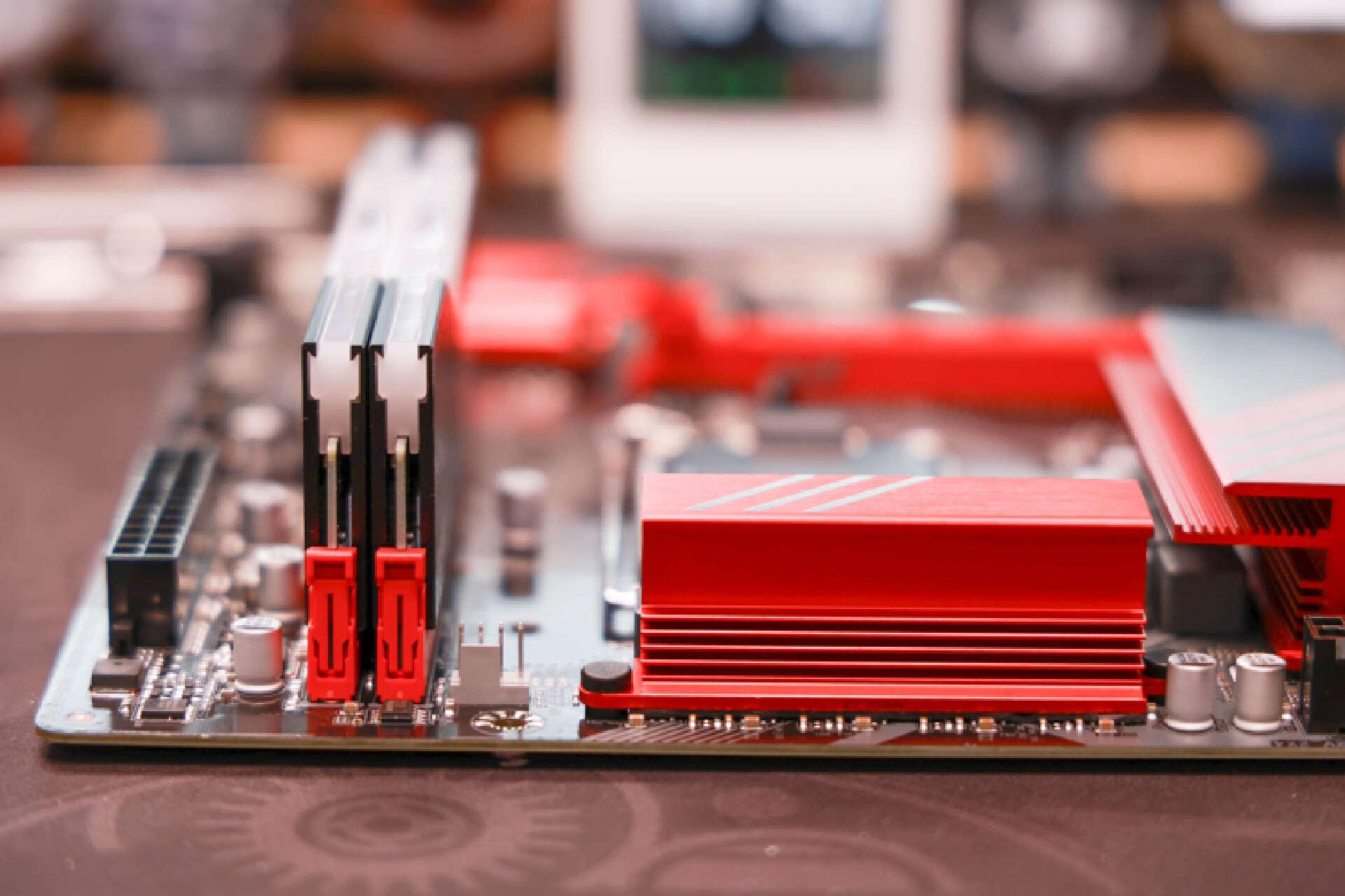 探讨DDR5内存电压的重要性及调节方法  第6张