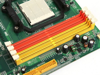 DDR2 内存条正确安装方向的重要性，你知道吗？  第1张