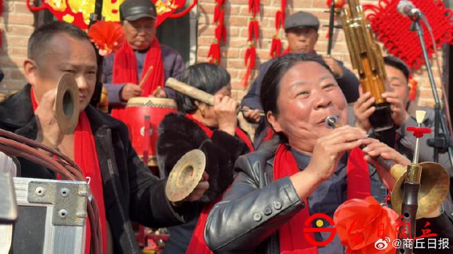 从打梆子到抖音直播：唢呐村马春风的非遗传承之路，如何在新时代焕发新生？  第9张