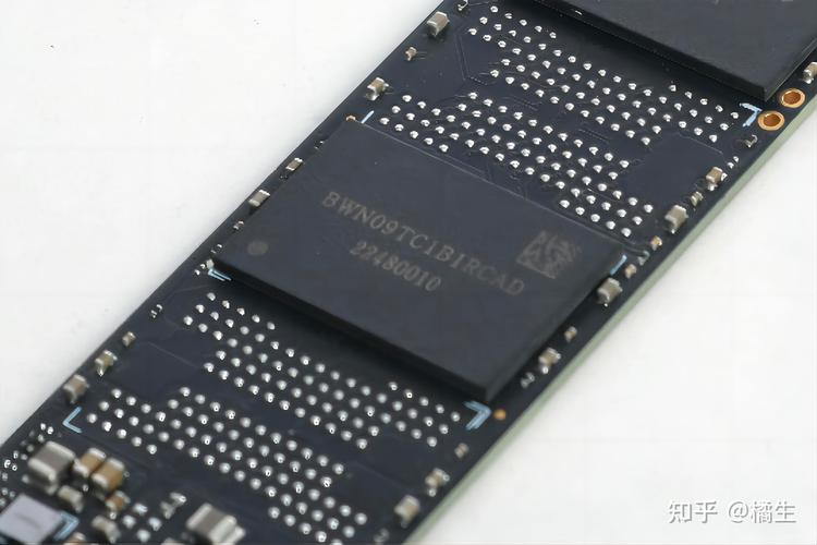 博帝P400 V4 PCIe 4.0 SSD：速度狂飙6200 MB/s，你的电脑还跟得上吗？