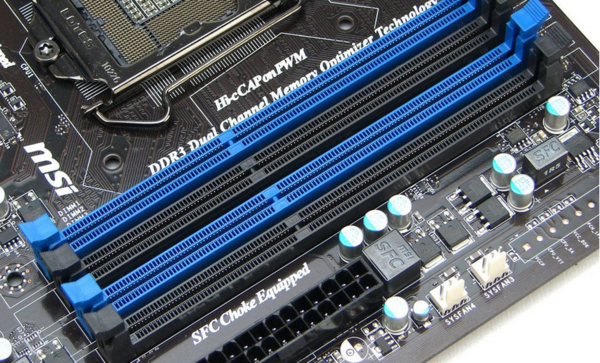 DDR3与DDR4内存条：揭秘颜色、尺寸、速度之谜  第2张