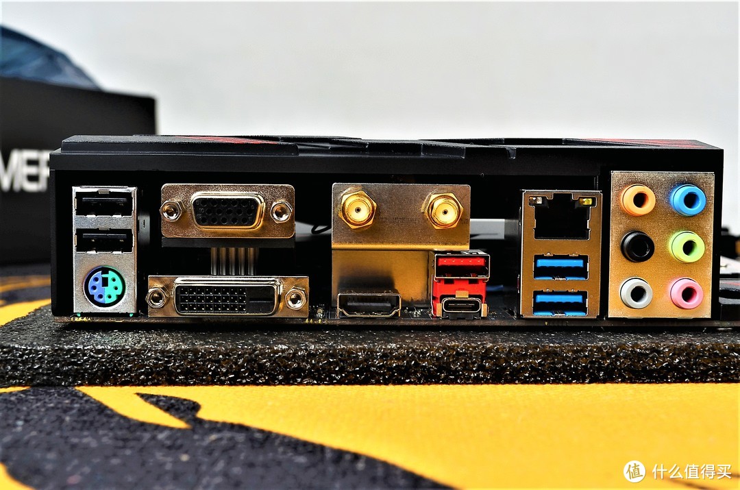 解析影驰GT显卡与VGA接口的连接问题：兼容老式显示设备的终极解决方案  第1张