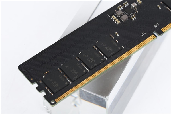 DDR3内存条技术创新：1.35V电压标准的影响及性能提升  第9张