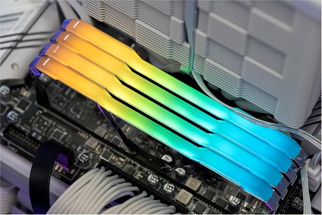 影驰DDR4 2400 8GB灯条：性能卓越，设计独特，应用效果出众，详尽解读  第9张