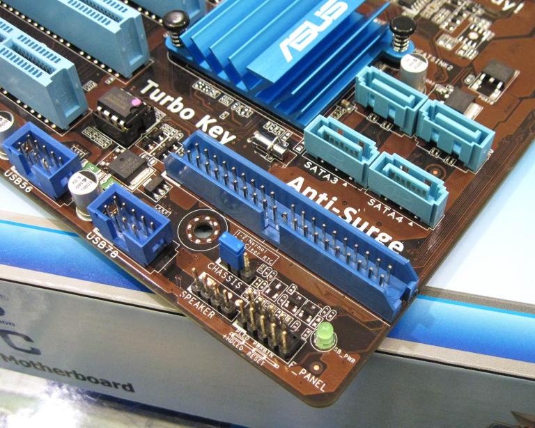 主板内存条ddr2 DDR2 时代：速度与激情的象征，技术革新的见证  第9张