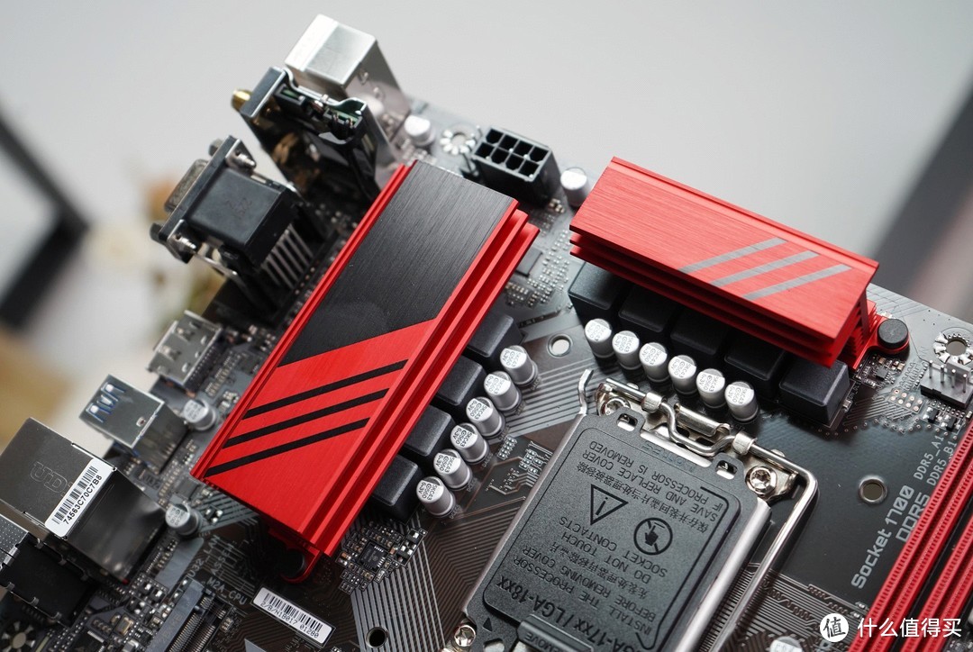 技嘉 DDR4 内存：电脑的生命之源，速度与激情的完美融合  第2张