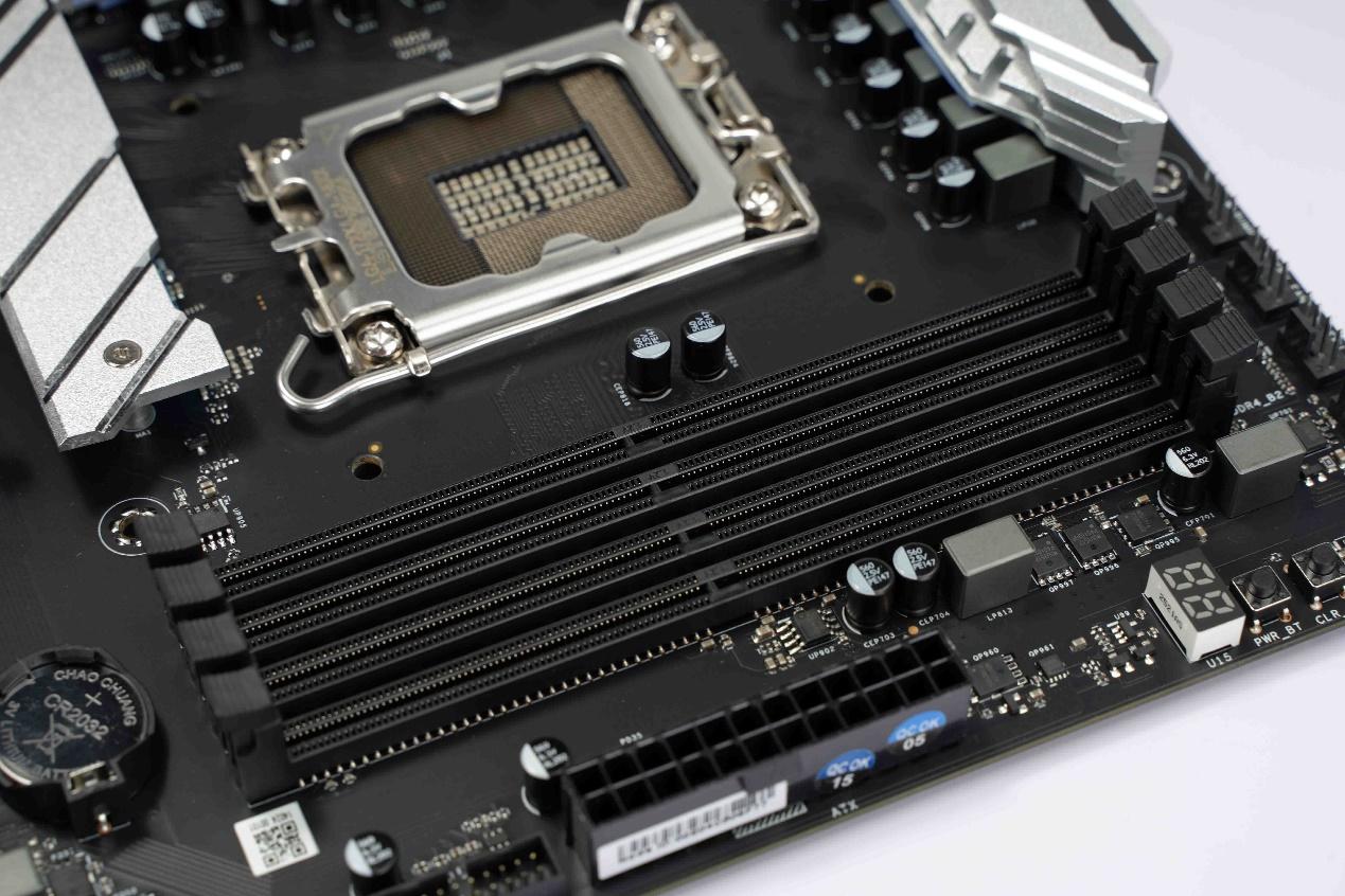 Z690 主板与 DDR4 内存：电脑性能提升的关键所在  第8张