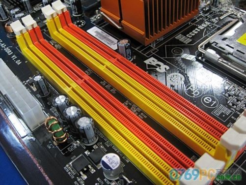 DDR3内存电压设置：性能VS稳定性，关键在哪？  第1张