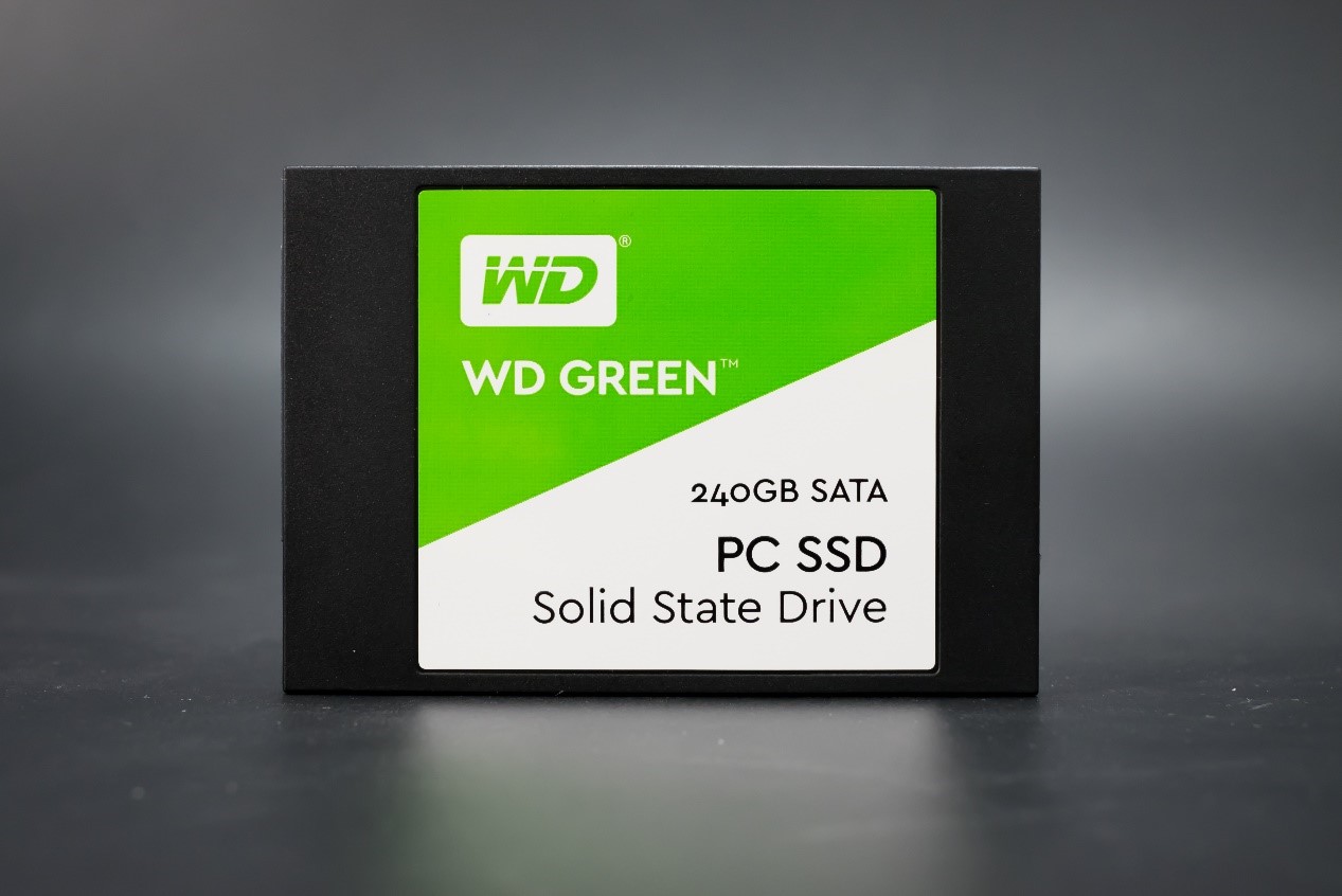 SSD vs HDD：速度抗震抢眼，硬盘之争谁能称王？  第1张