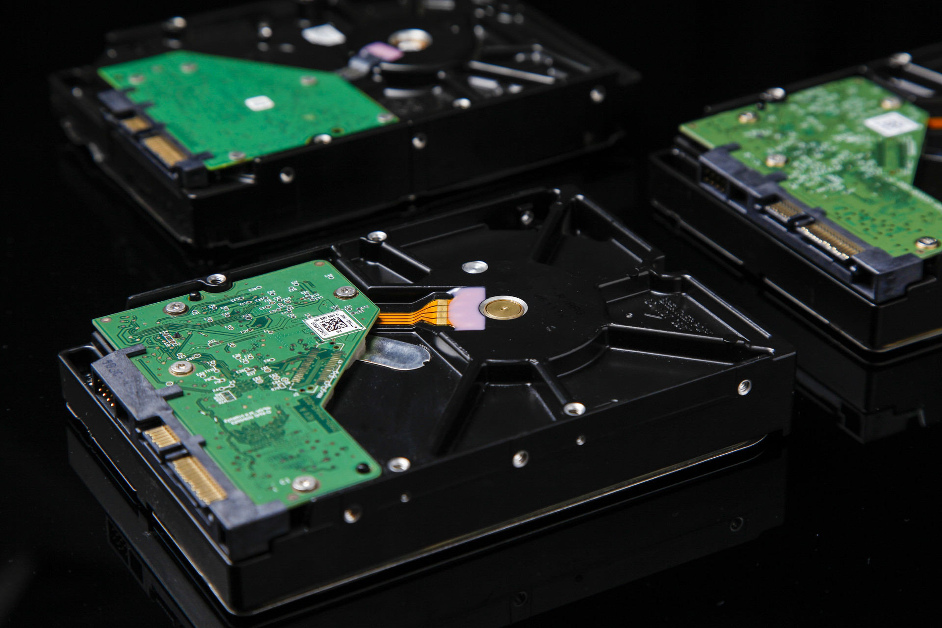 固态硬盘VS机械硬盘：速度对决，你更看重哪一点？