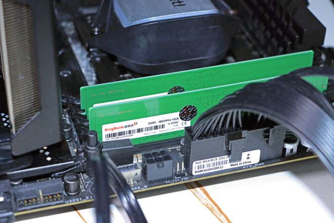 DDR5 内存条：武林高手推动生产进步，技术革新打造未来  第1张