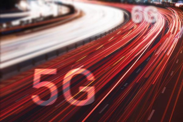 通信技术不断进步，5G 手机能否通过软件升级至 6G？