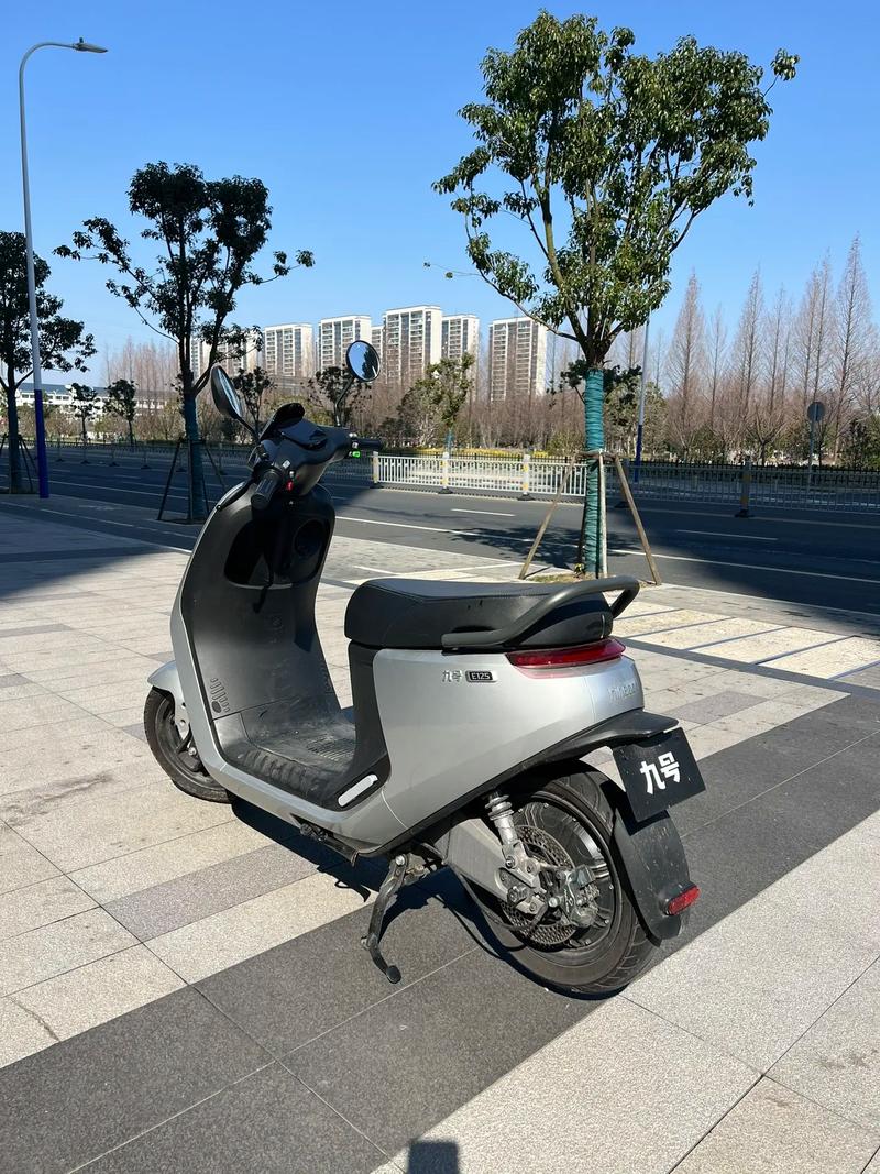 告别通勤噩梦！九号电动摩托车E125 MK2，55km续航+70分钟闪充，轻松应对长距离通勤  第11张