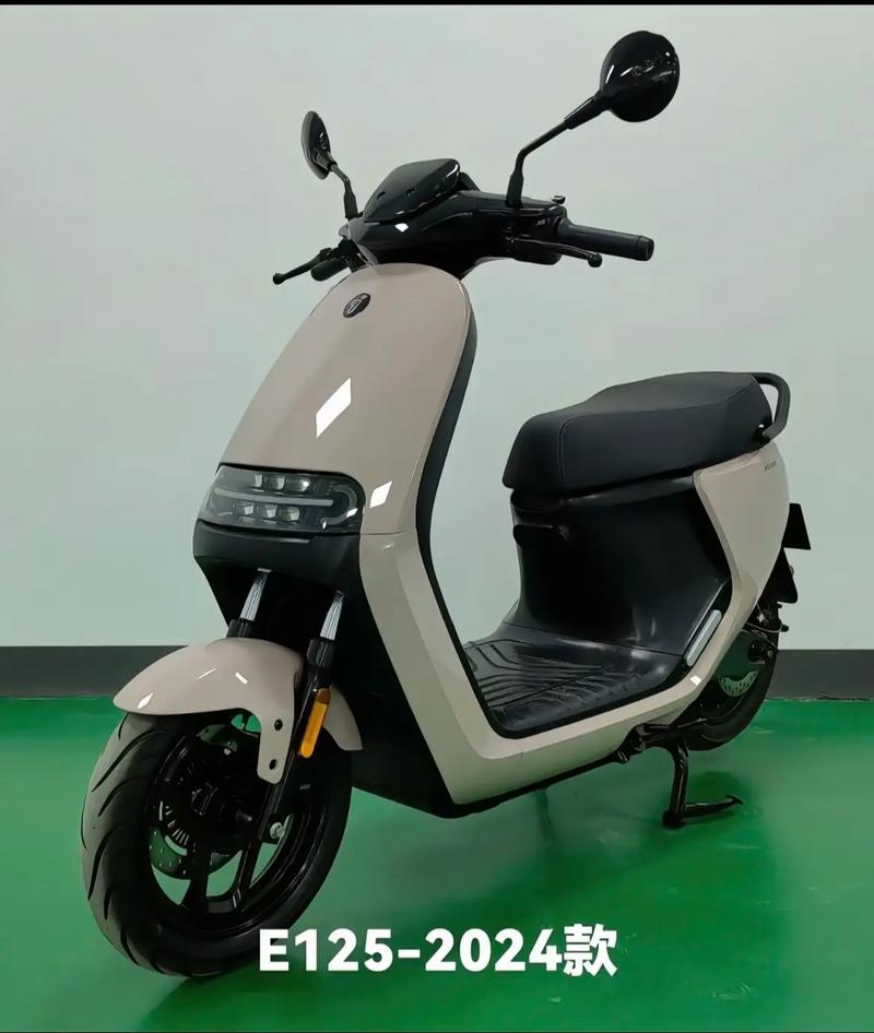 告别通勤噩梦！九号电动摩托车E125 MK2，55km续航+70分钟闪充，轻松应对长距离通勤  第3张