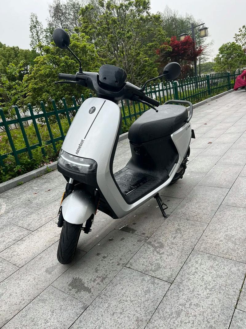 告别通勤噩梦！九号电动摩托车E125 MK2，55km续航+70分钟闪充，轻松应对长距离通勤  第7张