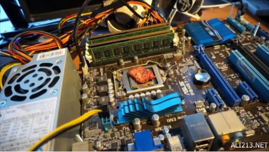 万紫千红ddr2 800 DDR2 800内存揭秘：速度、容量、兼容性全解析  第2张