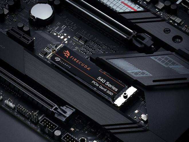 SSD硬盘工厂揭秘：技术革新、品质保证、节能环保、价格惊喜