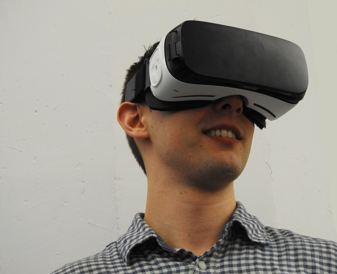 2015年至今：PS4主导地位稳固，VR技术推动游戏体验革新  第3张