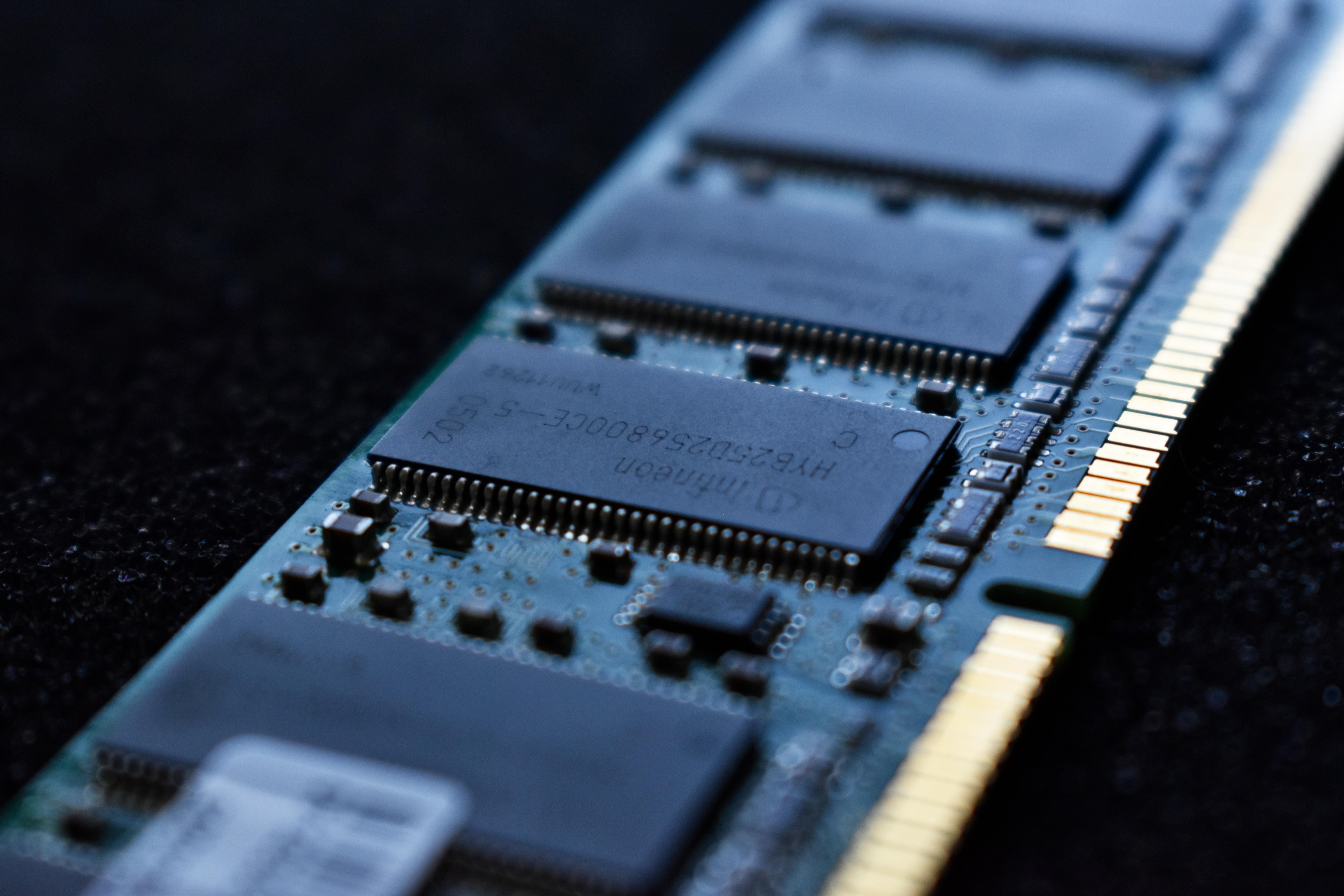 DDR4 内存：超越 DDR3 的速度与容量，纳米级别制造工艺解析  第3张