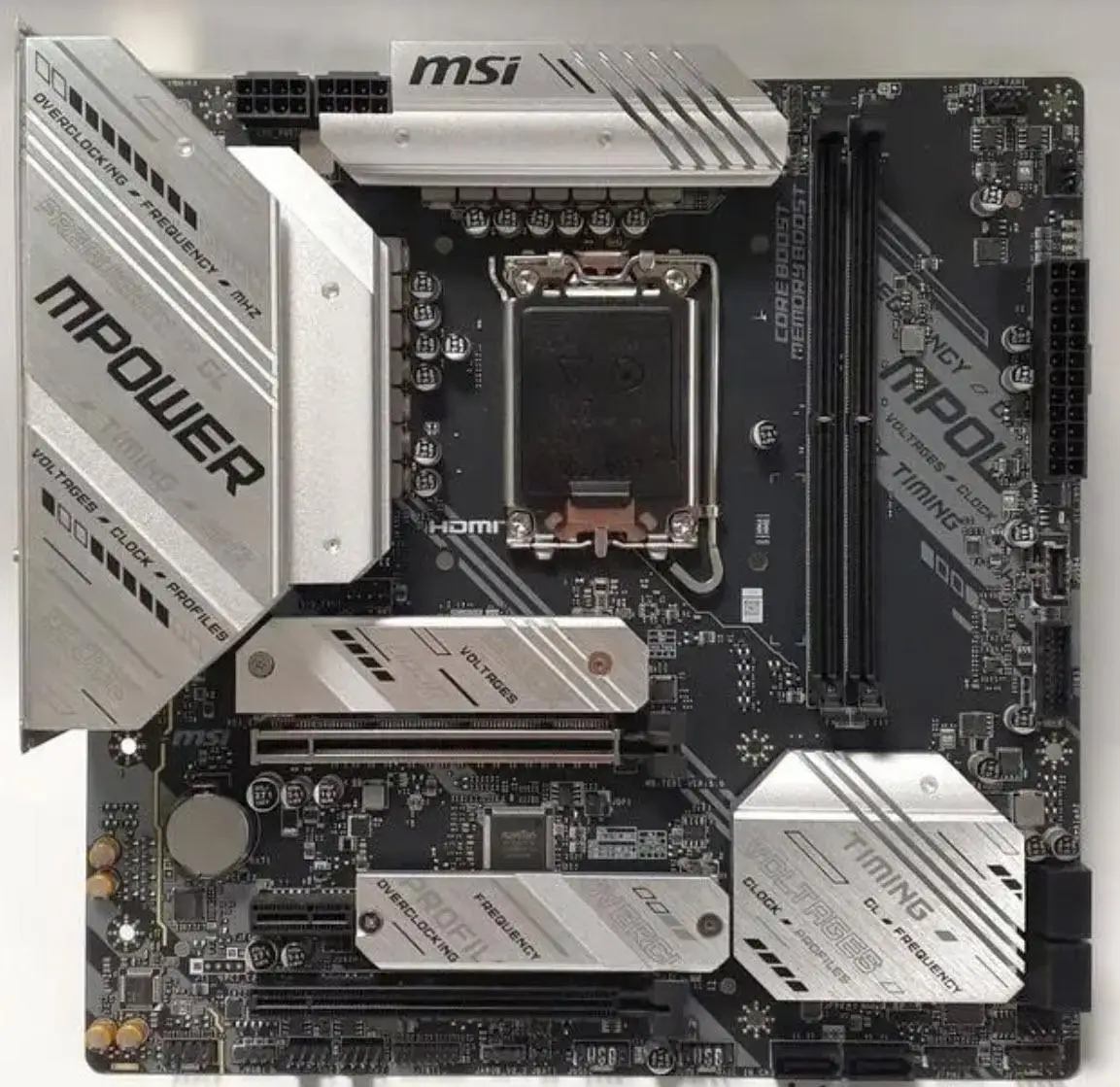 微星 GP76 DDR5 版：卓越性能与高端气息的完美结合  第3张