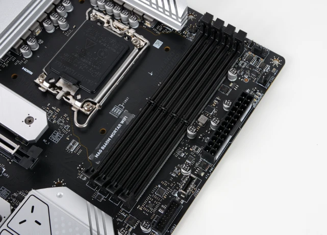 微星 GP76 DDR5 版：卓越性能与高端气息的完美结合  第8张