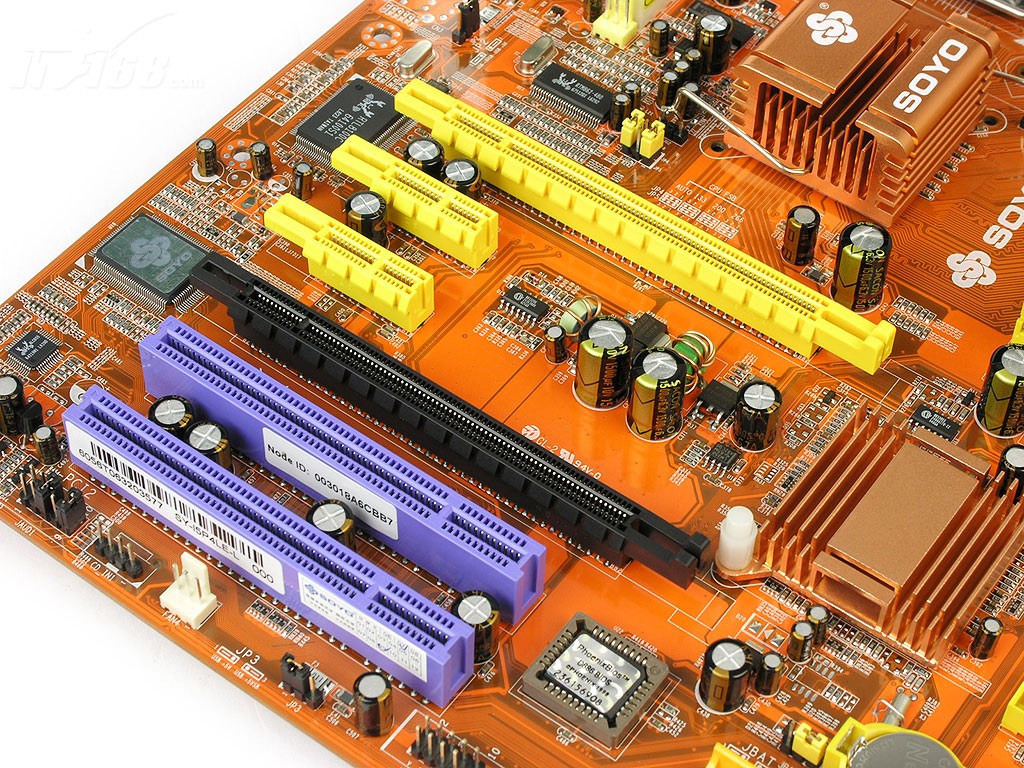 揭秘DDR4内存：速度能效双优，硬件配套才稳当  第1张