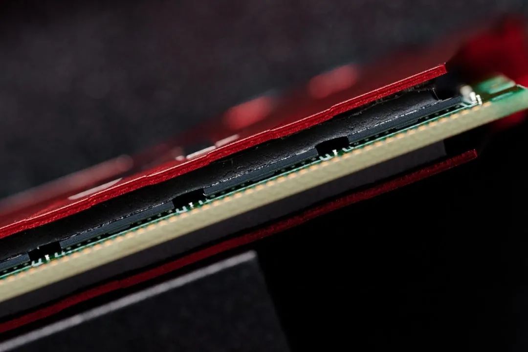 金泰克 DDR5 存储器：速度与美学的完美融合，带来全新体验  第5张