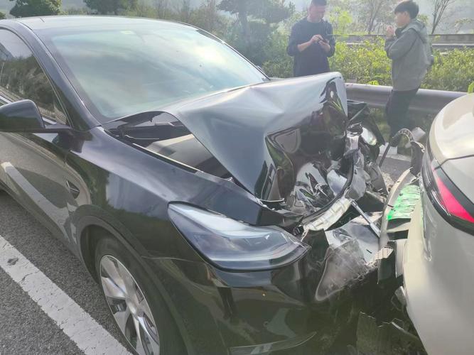 特斯拉Model 3上海滩陷车，救援为何这么难?