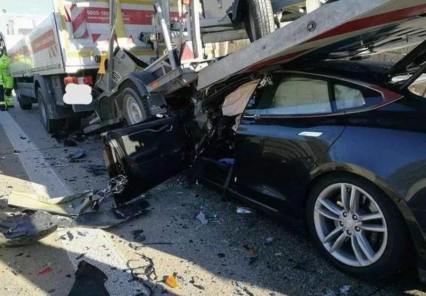 特斯拉Model 3上海滩陷车，救援为何这么难?  第7张