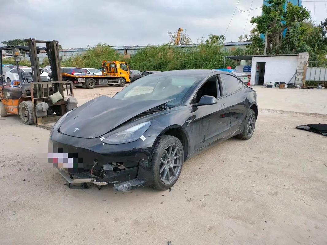 特斯拉Model 3上海滩陷车，救援为何这么难?  第9张