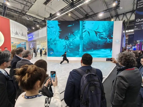 MWC2025惊现机器狗累趴窝！各大科技巨头究竟在比拼什么？  第7张