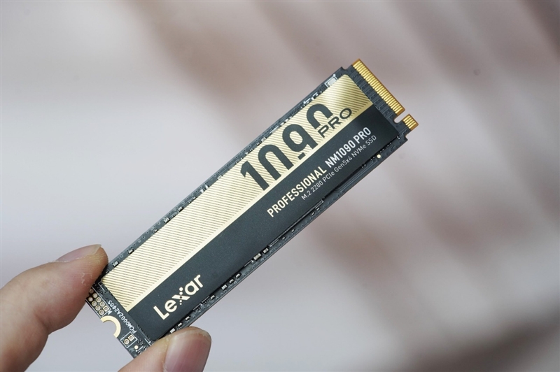 雷克沙NM1090 Pro 2T搭载最强主控SM2508，PCIe 5.0 SSD散热问题终于解决了？