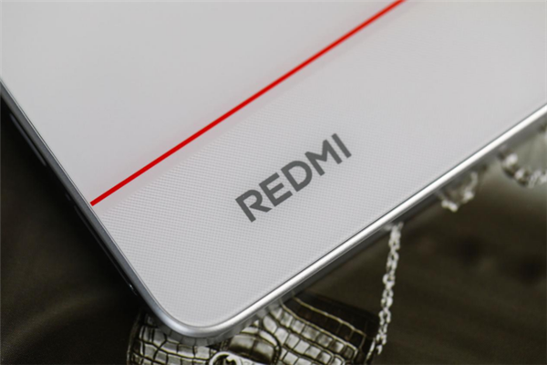 2025年手机界首款新机REDMI Turbo 4震撼来袭！性能与续航双飞跃，你准备好了吗？  第3张