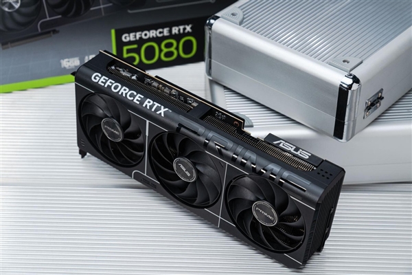 华硕PRIME大师RTX 5080显卡震撼发布！小型化与性价比的完美结合，你准备好了吗？  第6张