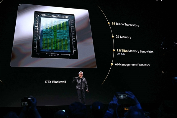黄仁勋CES 2025演讲：鳄鱼皮夹克下的英伟达，RTX 50系列显卡能否再次颠覆游戏界？